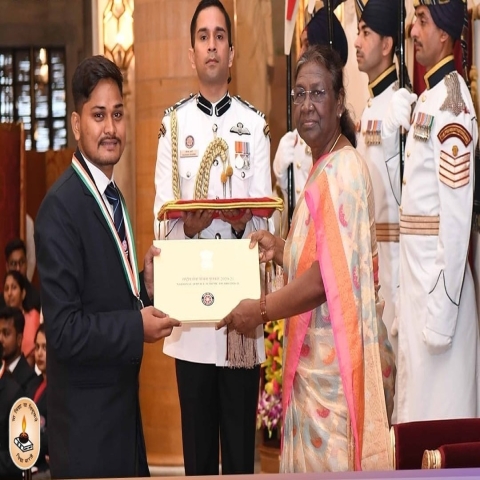 Alumnus Bhupesh Patel awarded in service sector