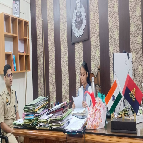 Students of Sanjay Vidya Mandir took over the charge of SP