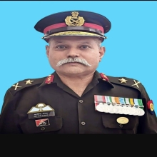 Major General Arvind Yadav receives the President's Distinguished Service Medal